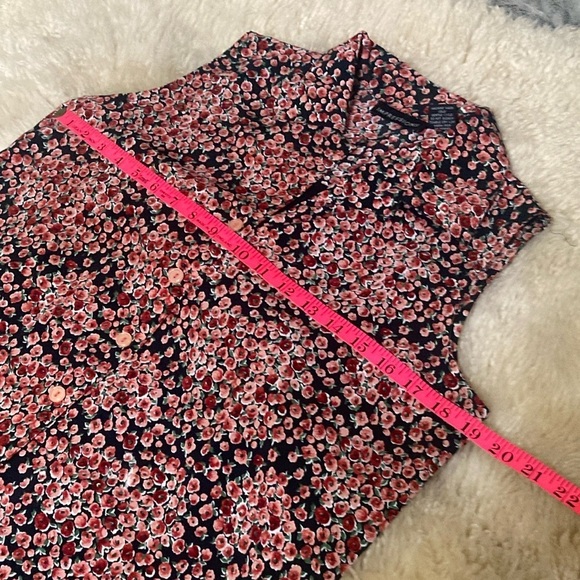 Button up top with attached tank - Picture 2 of 7